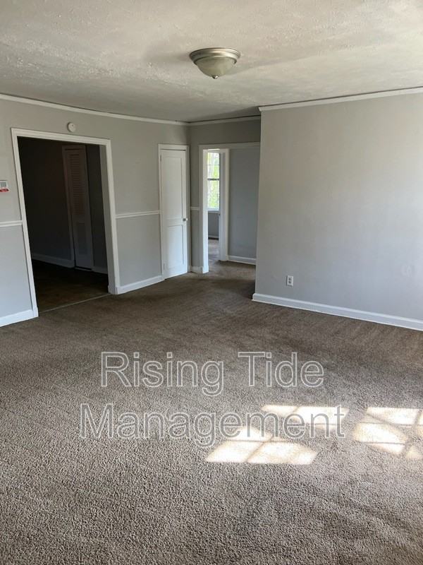 3009 Mcqueen St - Photo 2 of 4