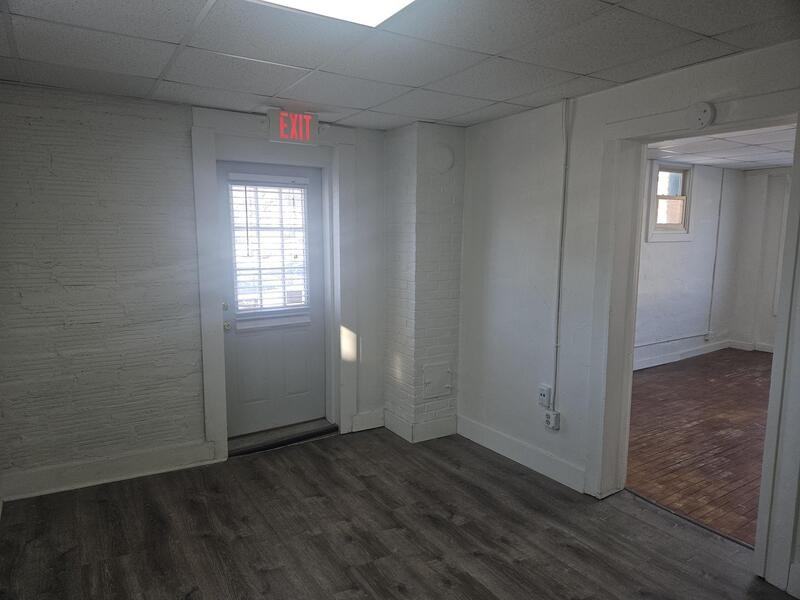 445 Broad St - Photo 6 of 11