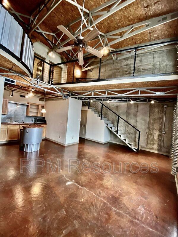 300 Summit Ridge Dr - Photo 5 of 24