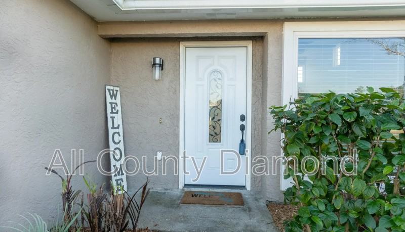 2721 Ravenwood Ct - Photo 3 of 24