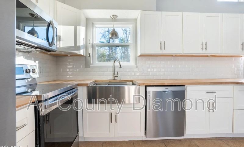 2721 Ravenwood Ct - Photo 6 of 24