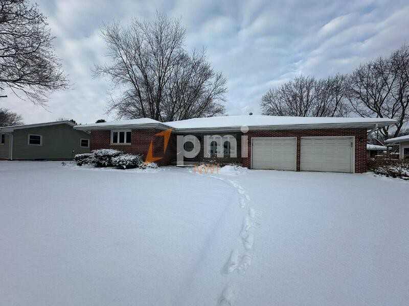 2574 Diane St - Photo 3 of 22