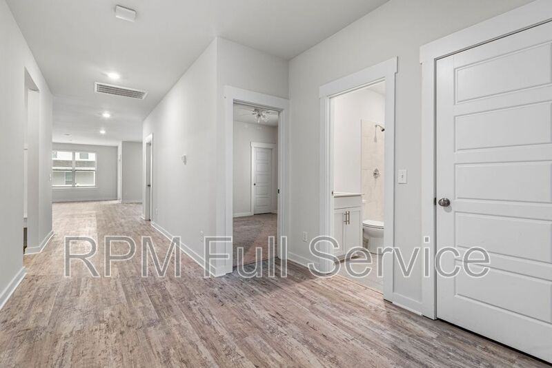 403 Wind Dance Dr - Photo 3 of 41