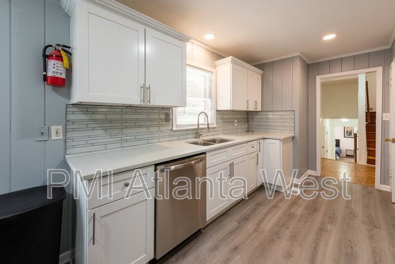 2839 Scenic Ter - Photo 5 of 16