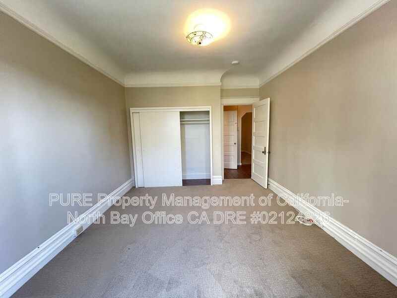 33 27th St - Photo 3 of 12