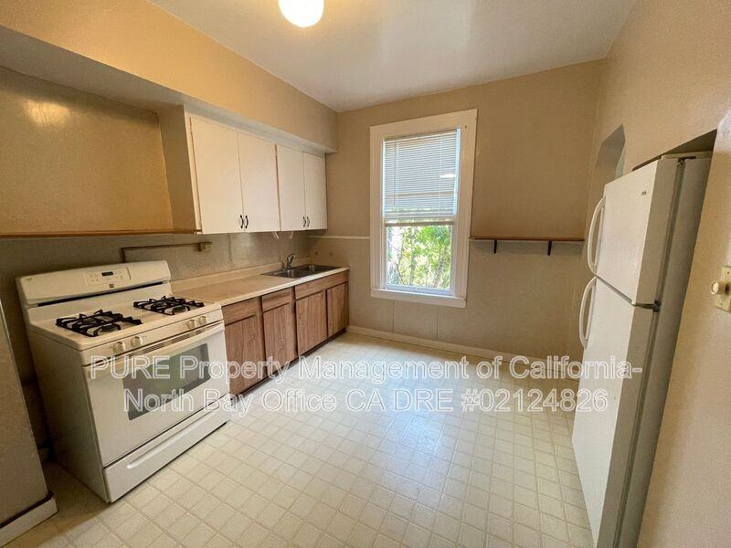 33 27th St - Photo 4 of 12