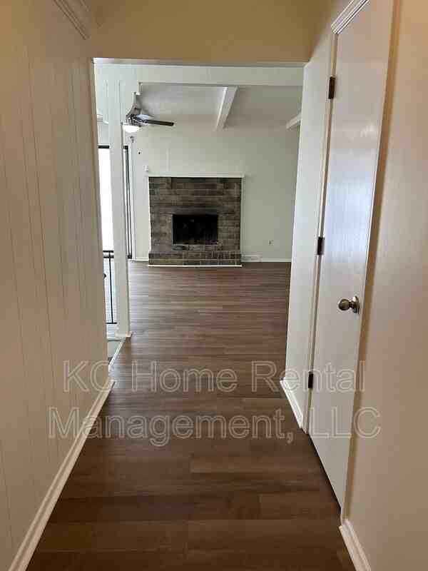 812 Nw Buckingham Pl - Photo 2 of 27