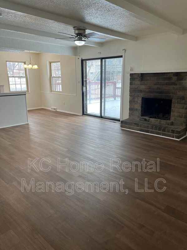 812 Nw Buckingham Pl - Photo 3 of 27