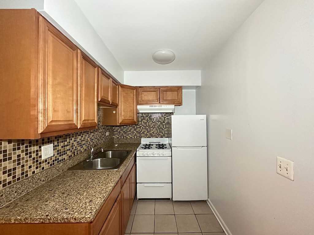 5820 N Sheridan Rd #207 - Photo 2 of 21