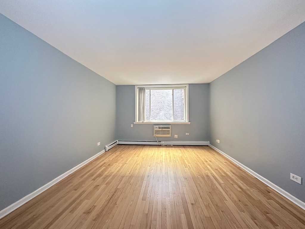 5820 N Sheridan Rd #207 - Photo 7 of 21