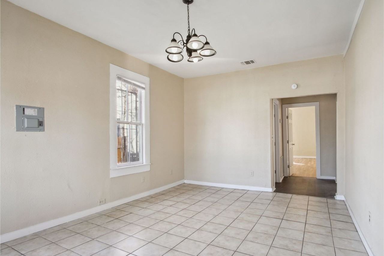 1518 Burnet Street - Photo 4 of 21