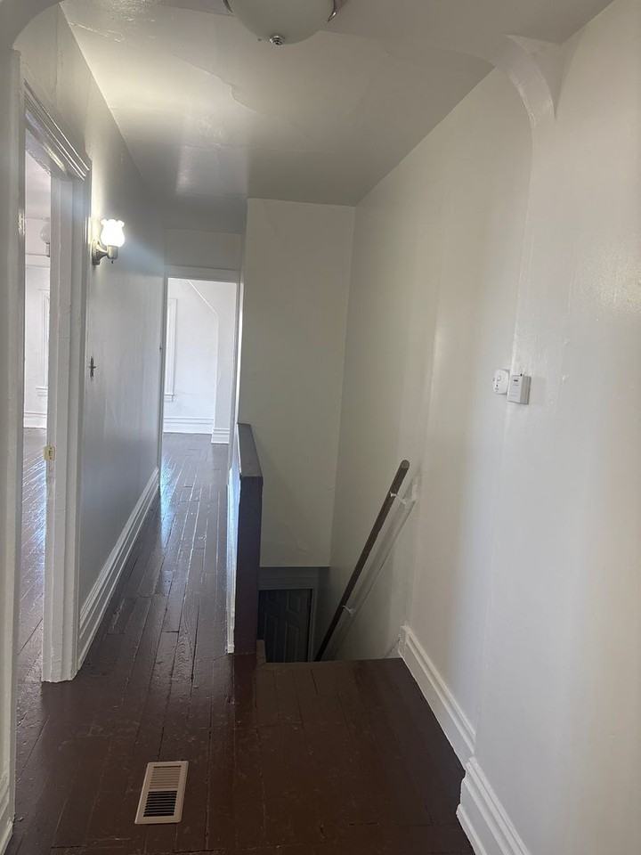 50 W Jackson St #3 - Photo 3 of 8