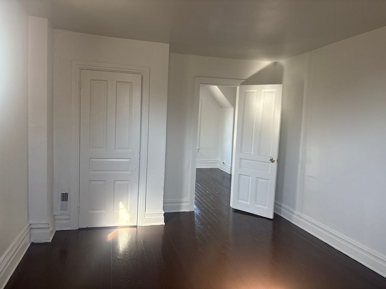 50 W Jackson St #3 - Photo 4 of 8