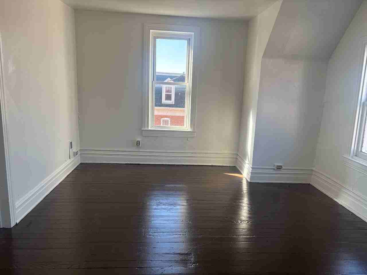50 W Jackson St #3 - Photo 6 of 8
