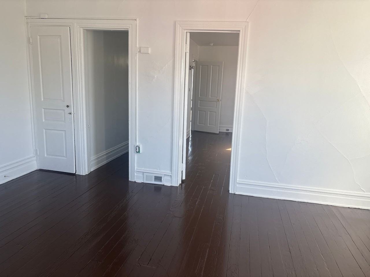 50 W Jackson St #3 - Photo 7 of 8