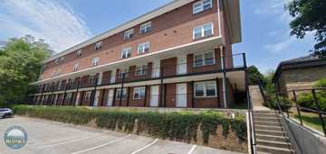 featured image of 385 Queen St