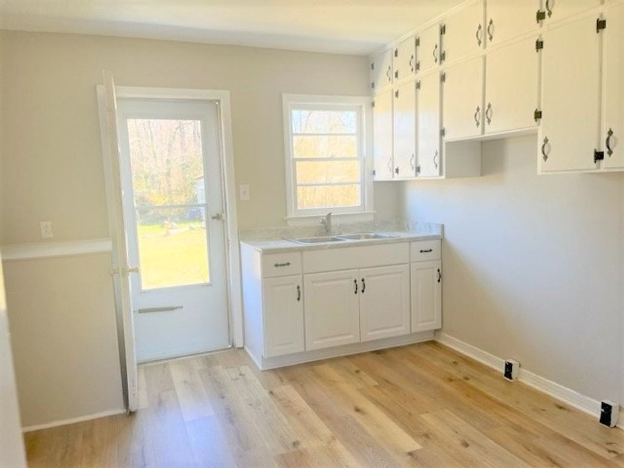 3704 Yanceyville St #B - Photo 5 of 6