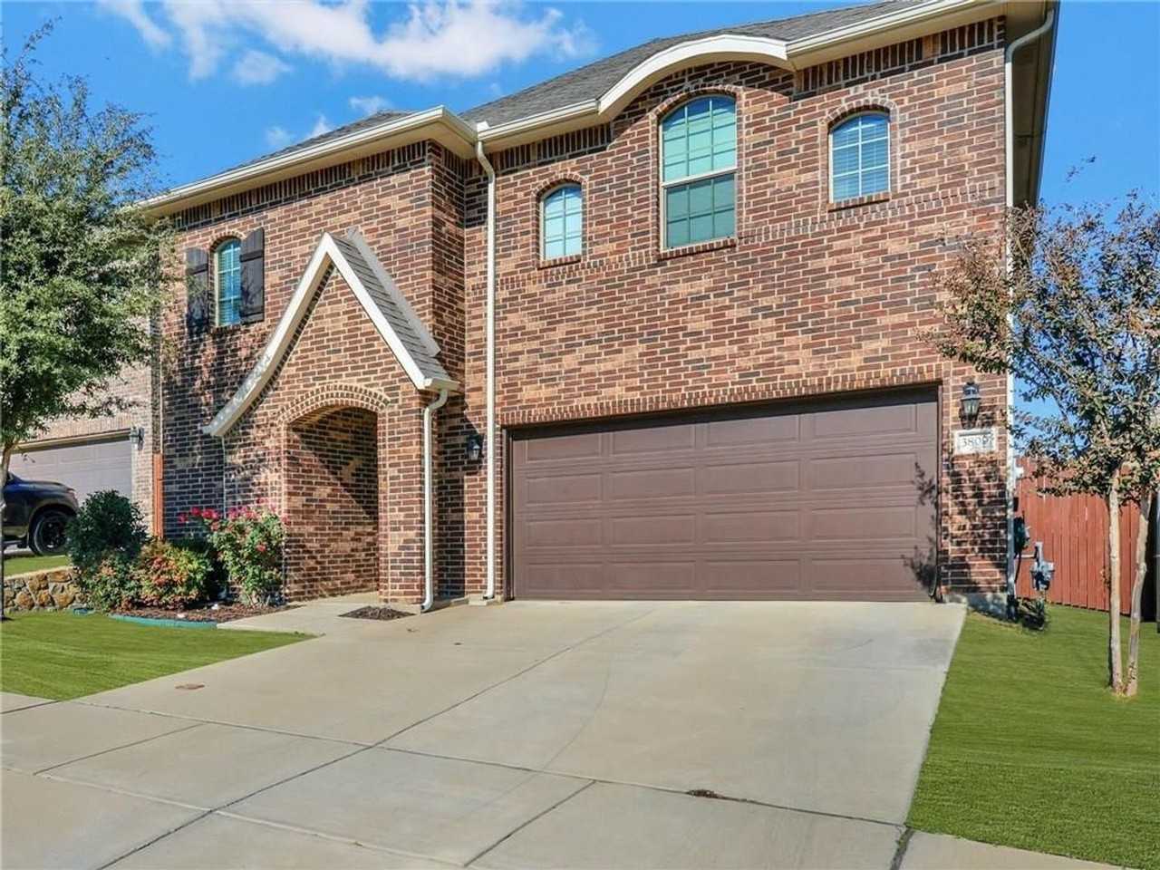 3809 Whisper Hollow Way - Photo 3 of 25