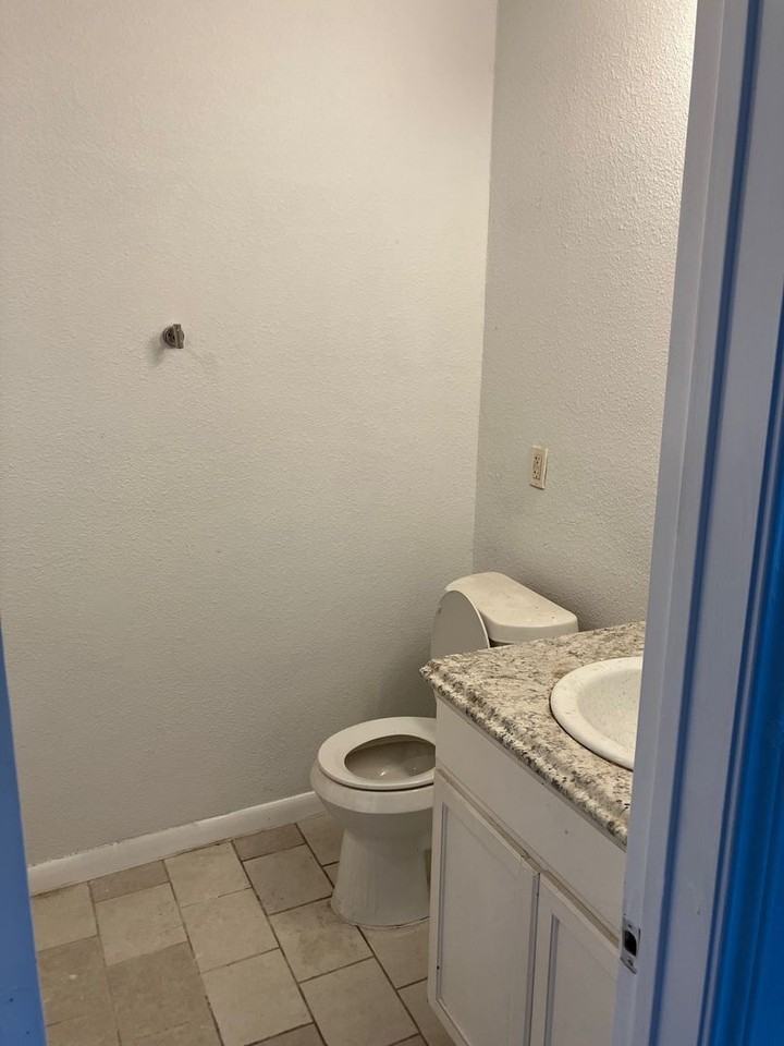 2003 Johnson St - Photo 6 of 12