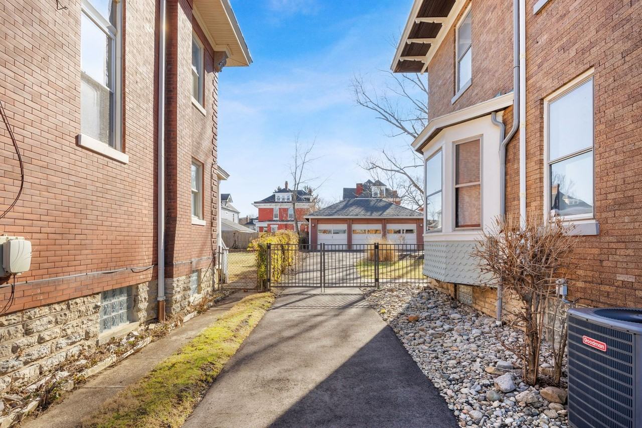 2123 Cameron Avenue - Photo 3 of 22