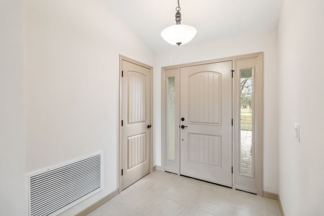 4255 Tucker Ave - Photo 5 of 34
