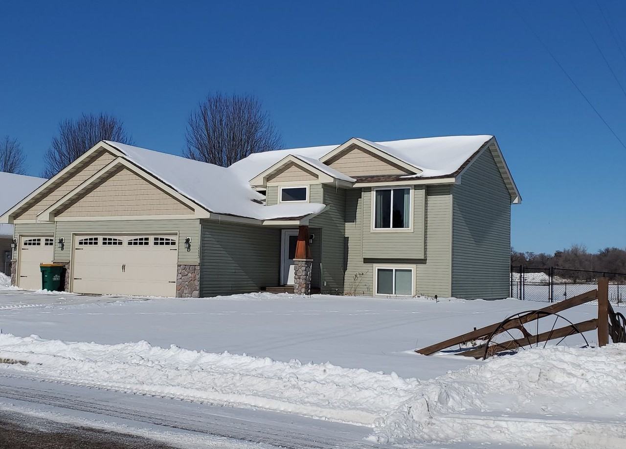 1283 Blue Jay Pl - Photo 2 of 18