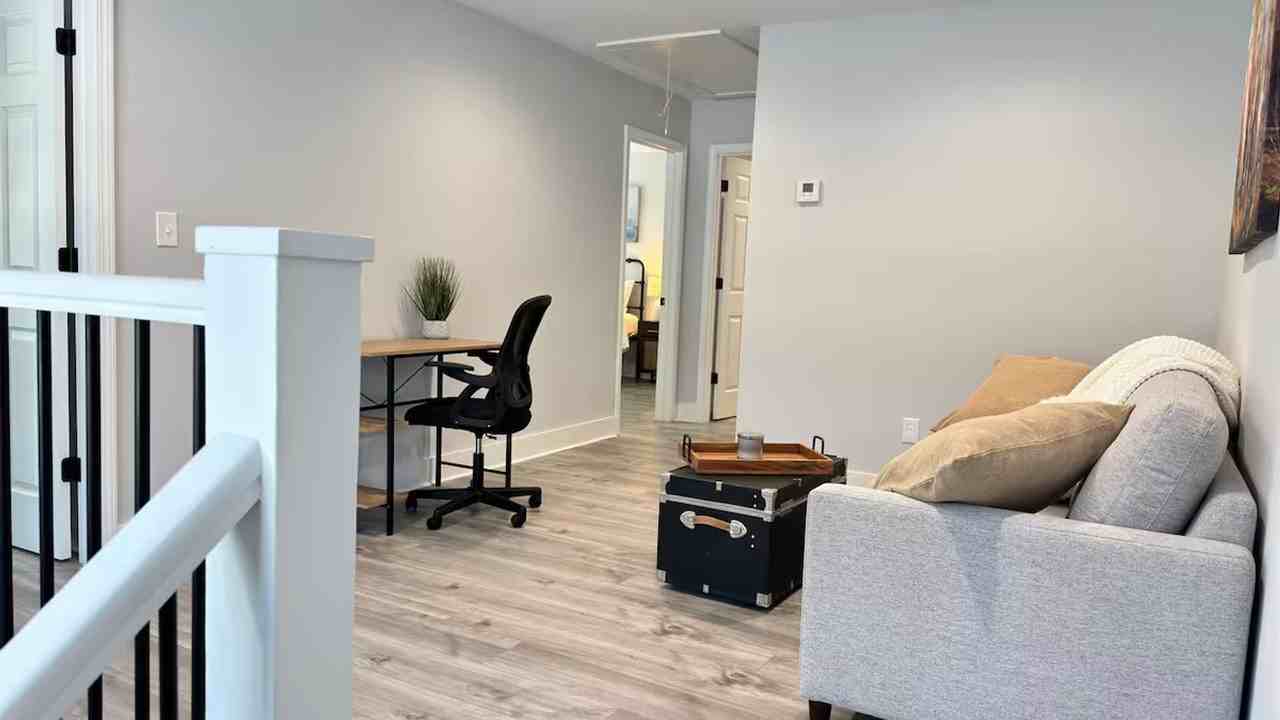 2395 Highpoint Rd - Photo 2 of 45