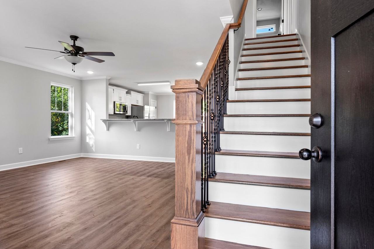 222 Pitts Ave - Photo 3 of 14