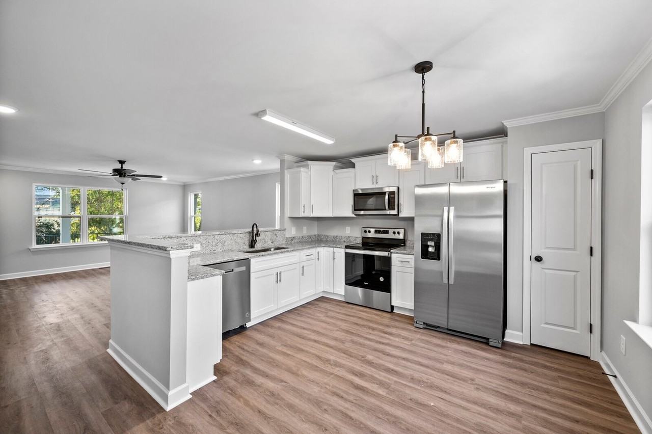 222 Pitts Ave - Photo 6 of 14