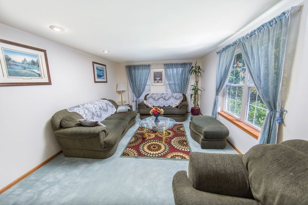 906 38th St - Photo 6 of 28