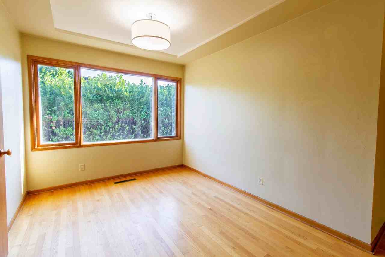 4220 Se Stark St - Photo 6 of 26