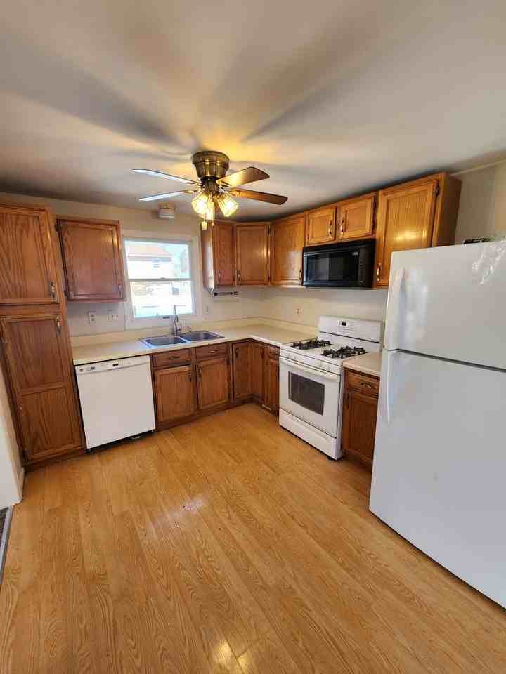 1036 Mermaid Ave - Photo 2 of 12