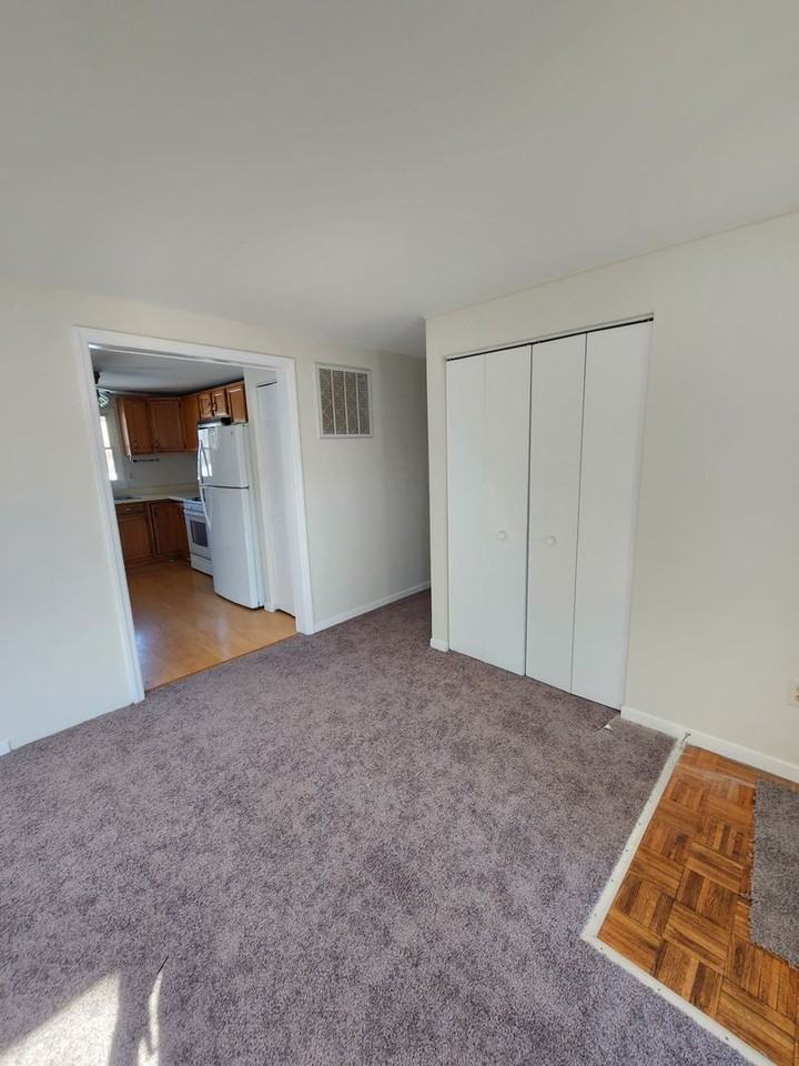 1036 Mermaid Ave - Photo 3 of 12