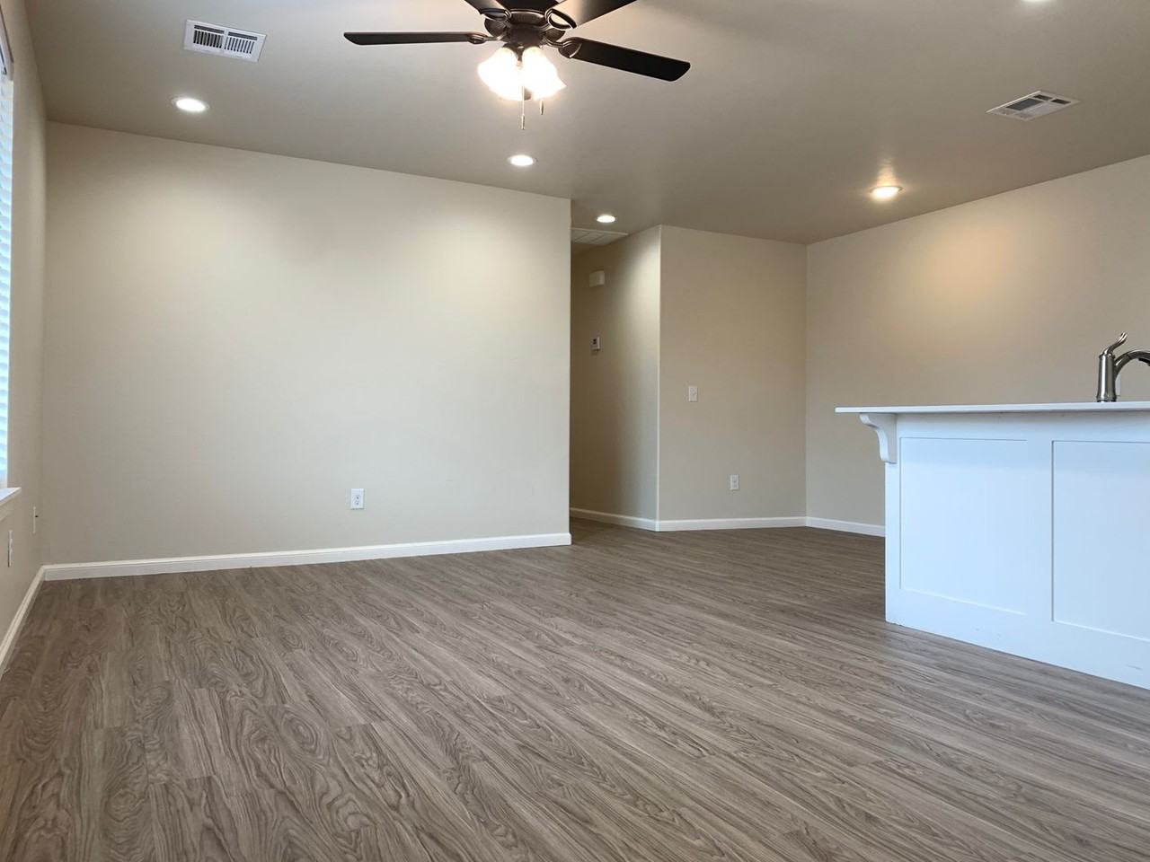 1321 Wade St - Photo 4 of 9