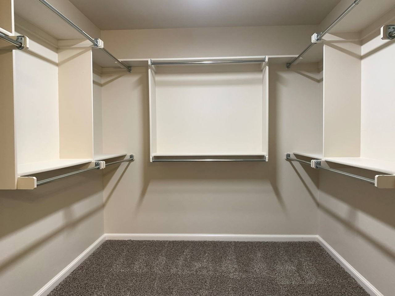1321 Wade St - Photo 7 of 9