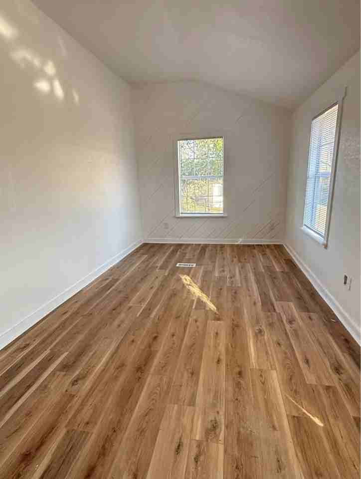 1806 Melba Cir - Photo 4 of 8