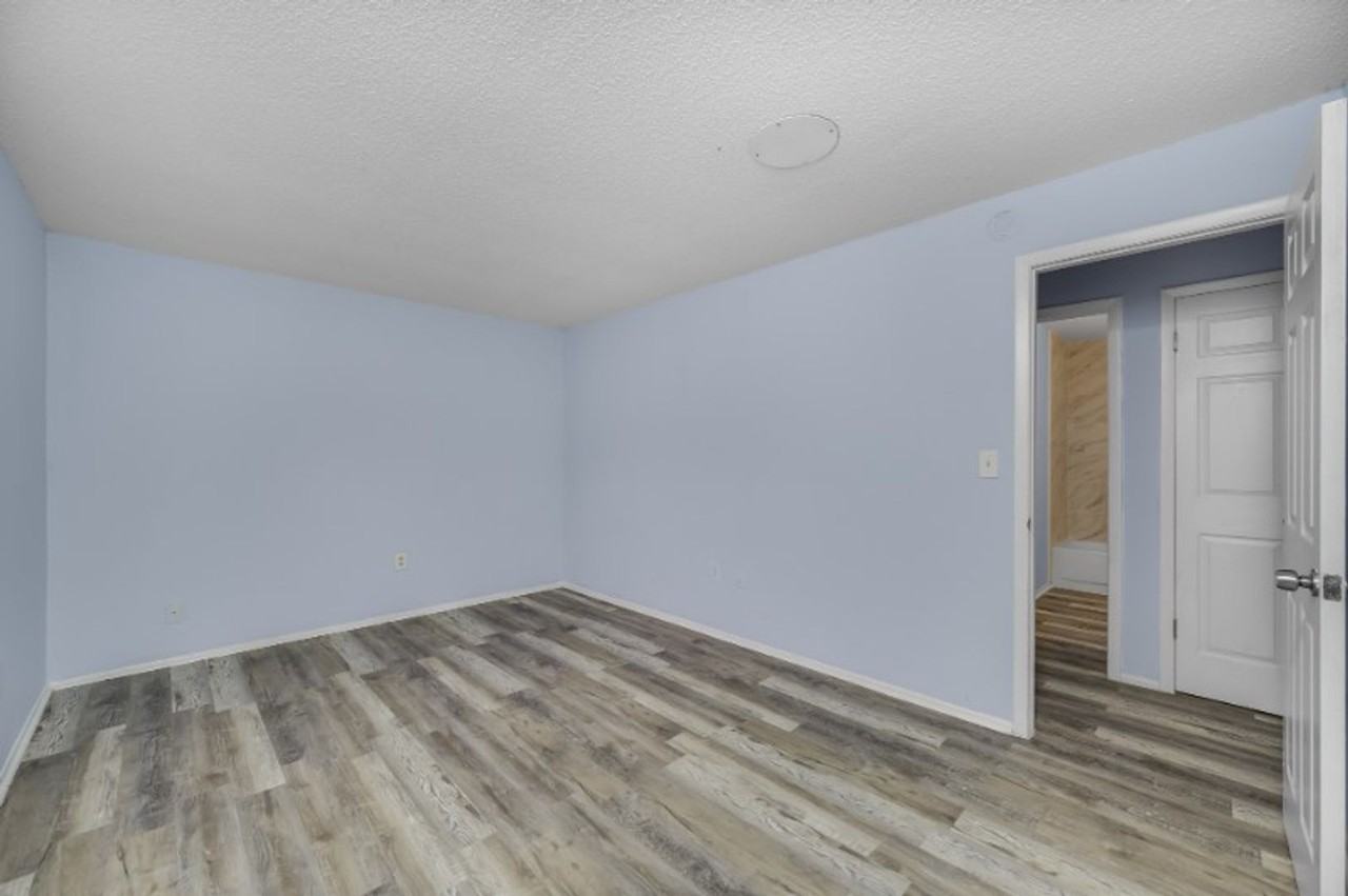 1277 Sylvia Ave - Photo 2 of 10
