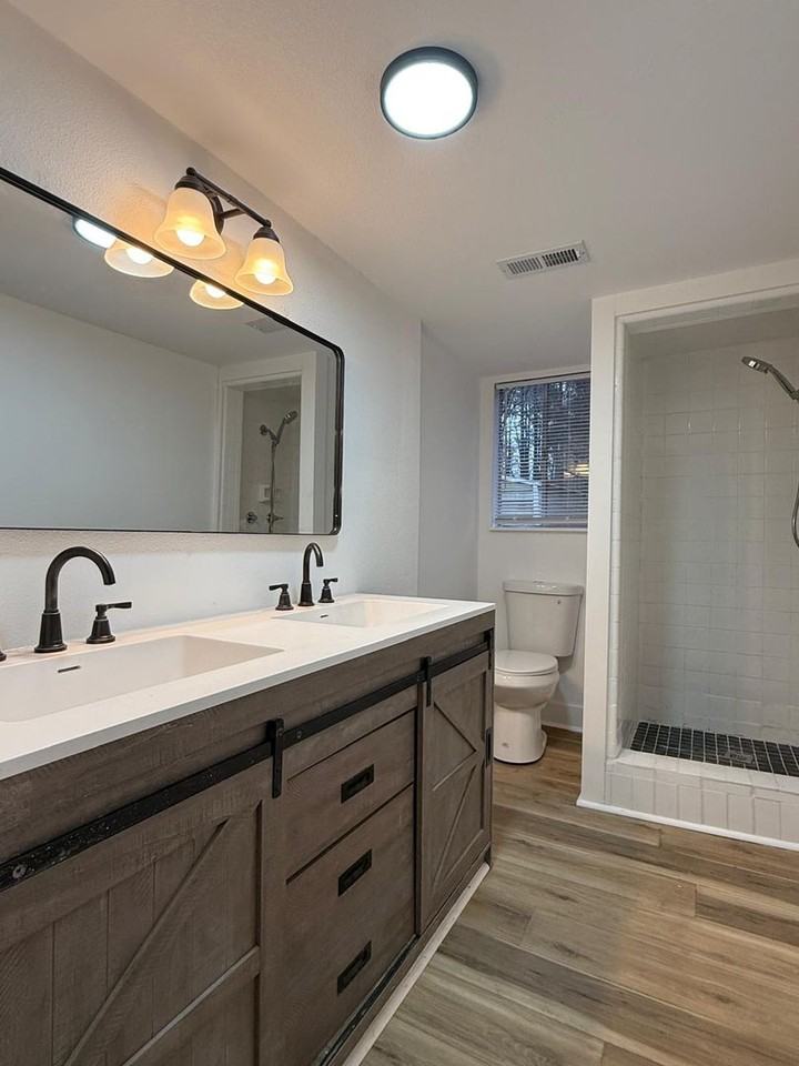 1501 Chris Dr - Photo 6 of 13
