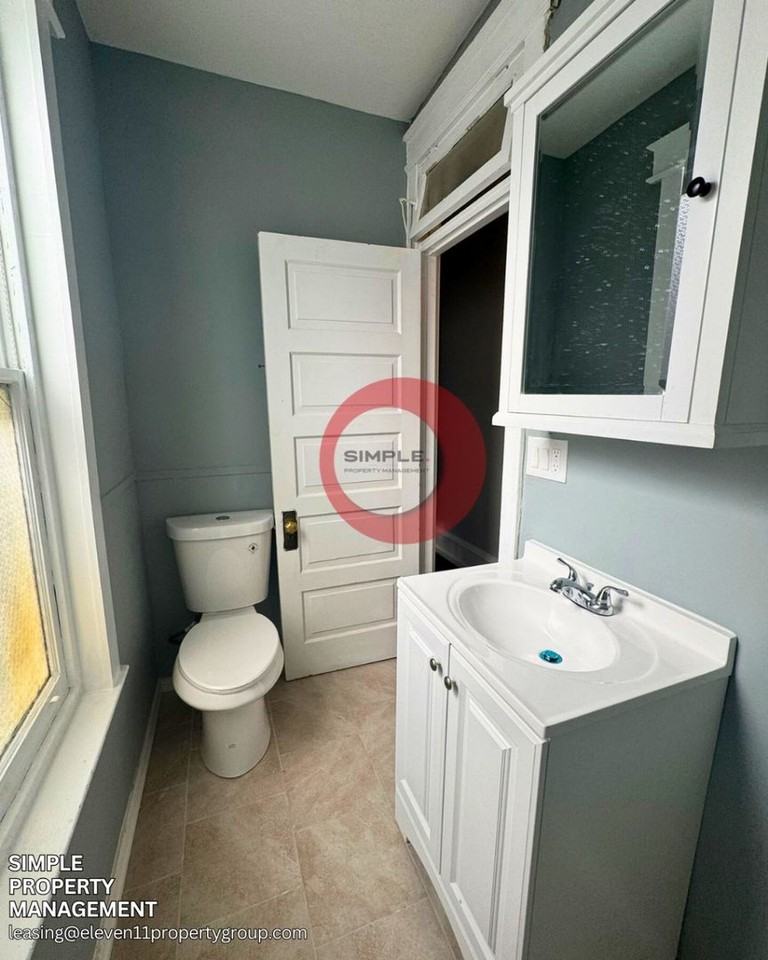 223 N 11th St - Photo 3 of 15