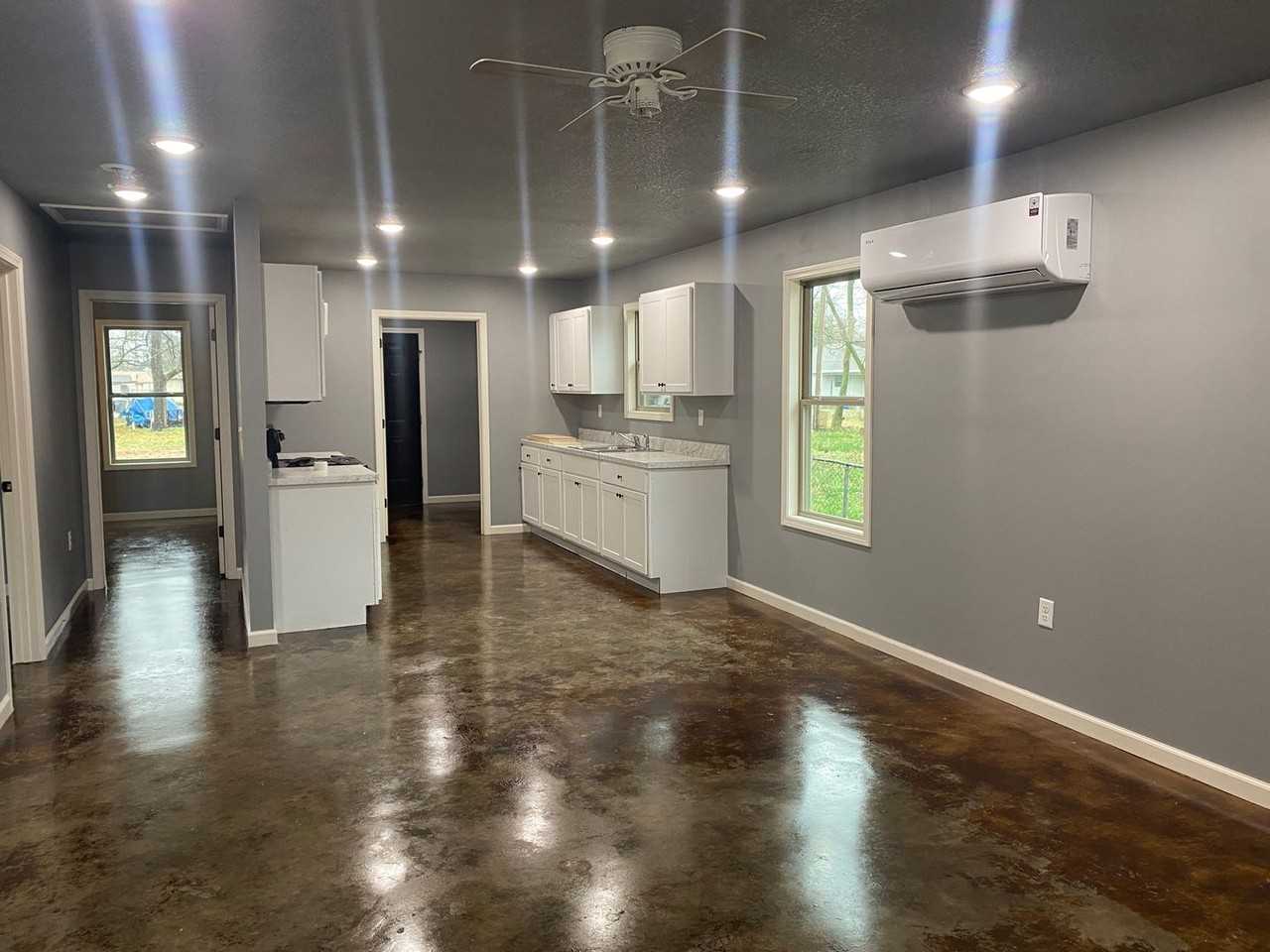 634 Edgerton Ave - Photo 2 of 9
