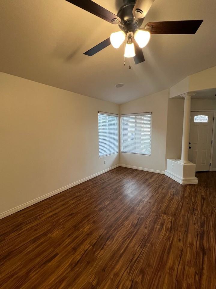 5802 Latina Dr - Photo 3 of 12