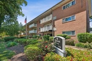 featured image of 2386 Glenmont Cir