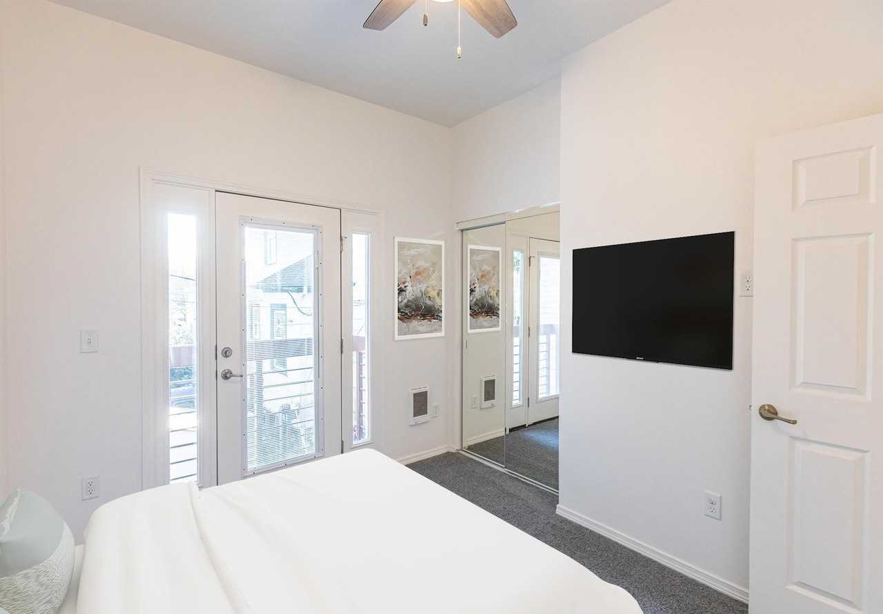 Broadway Flats - Photo 6 of 18