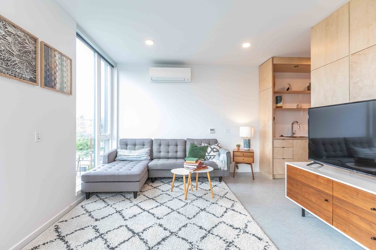 Artisan - Photo 4 of 10