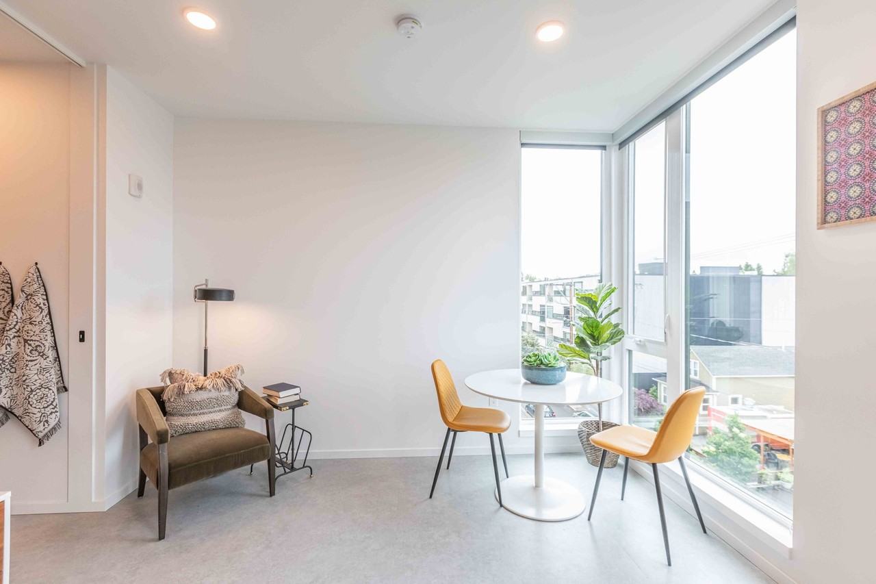 Artisan - Photo 6 of 10