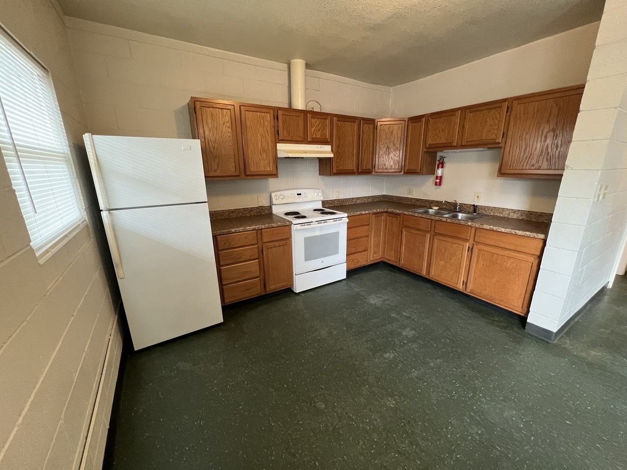 208 Grady Ave - Photo 3 of 9