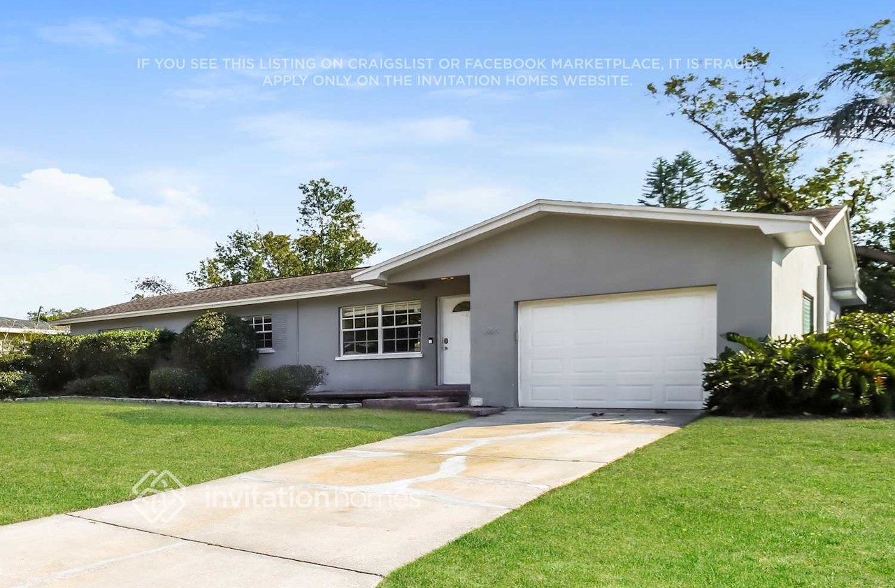 955 Grovewood Dr - Photo 3 of 16