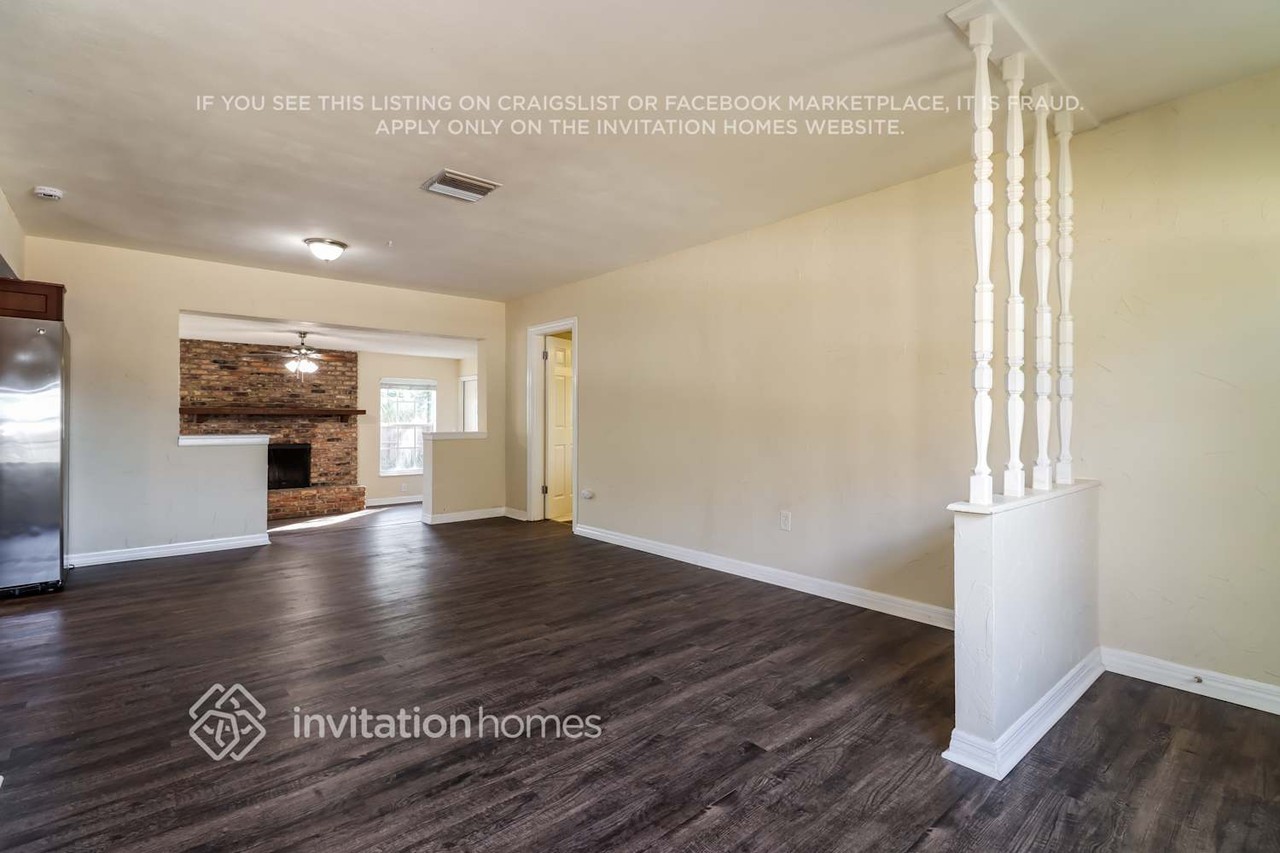 955 Grovewood Dr - Photo 5 of 16