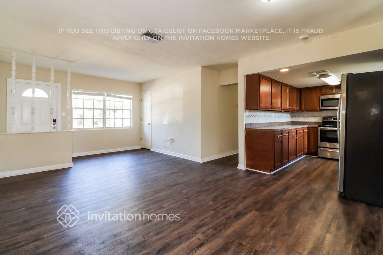 955 Grovewood Dr - Photo 7 of 16