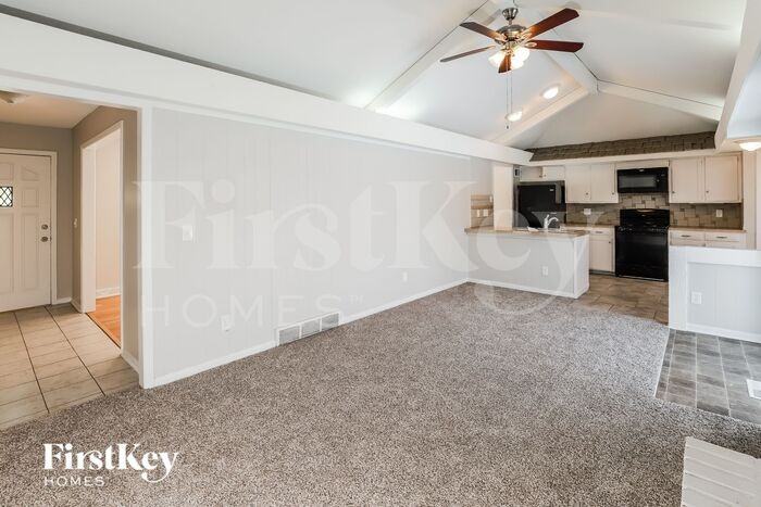 11706 E 56th St - Photo 2 of 16